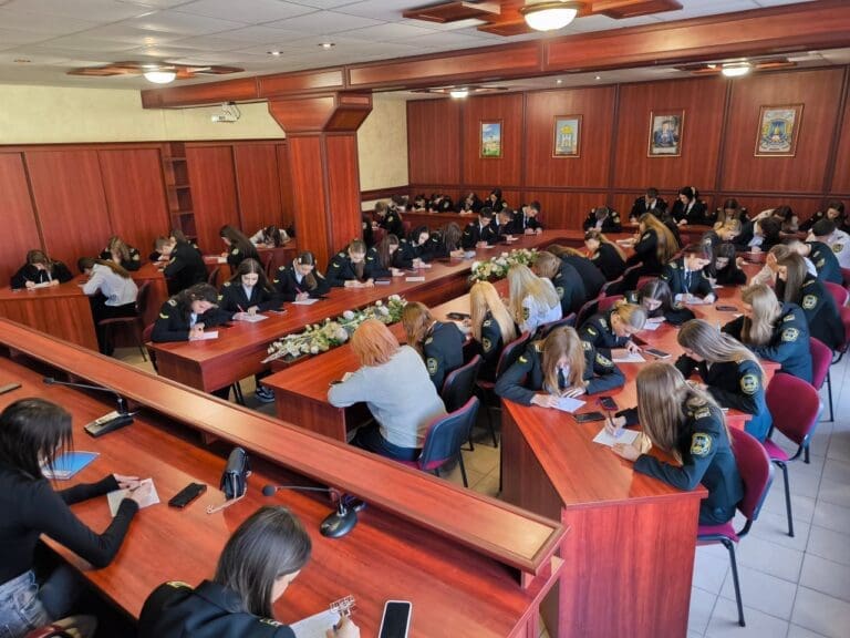 Студенти та викладачі Івано-Франківського юридичного інституту НУ “ОЮА” долучилися до Радіодиктанту національної єдності