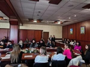 Учасники заходу отримали можливість ознайомитися з програмами, спеціалізаціями та кар'єрними перспективами, що пропонує юридичний інститут.