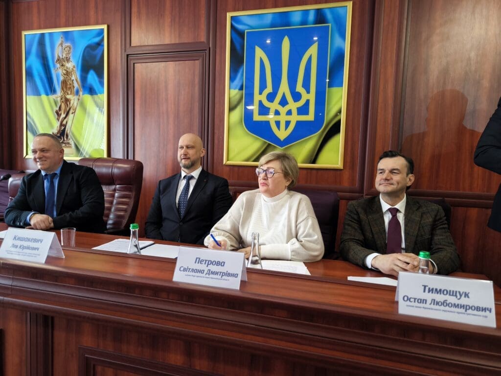 Івано-Франківському навчально-науковому юридичному інституті НУ «ОЮА» відбувся Круглий стіл на тему «Здійснення судочинства в умовах воєнного стану».