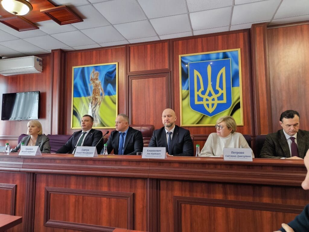 Івано-Франківському навчально-науковому юридичному інституті НУ «ОЮА» відбувся Круглий стіл на тему «Здійснення судочинства в умовах воєнного стану».