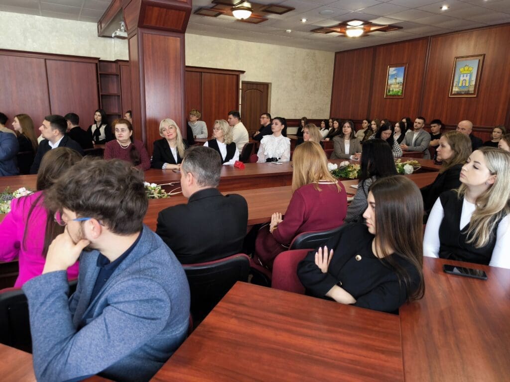 Івано-Франківському навчально-науковому юридичному інституті НУ «ОЮА» відбувся Круглий стіл на тему «Здійснення судочинства в умовах воєнного стану».