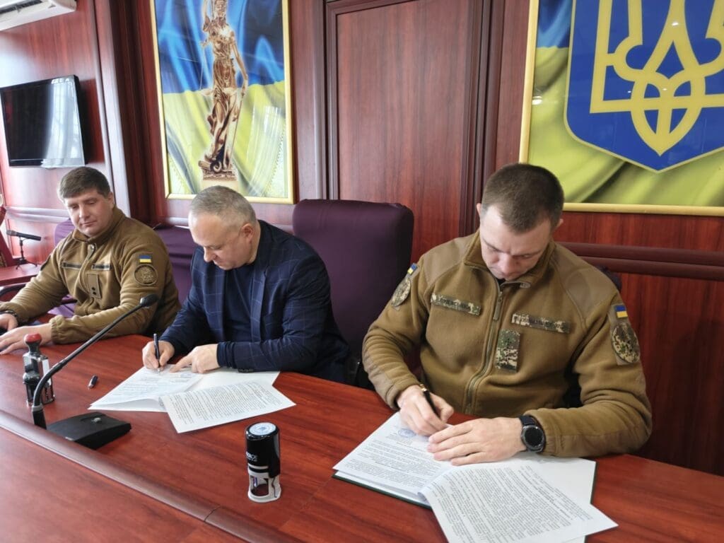 Підписання та засвідчення Меморандуму про співробітництво між інститутом та 50-м полком Національної гвардії України.