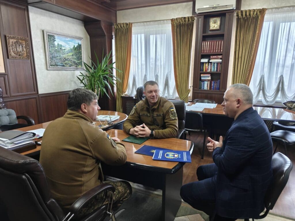 Обговорення напрямів співпраці між інститутом та військовою частиною 1241 Національної гвардії України перед підписанням Меморандуму.